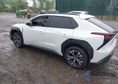 2024 Toyota Bz4X Xle z USA, uszkodzony, nr VIN JTMABACA6RA083823